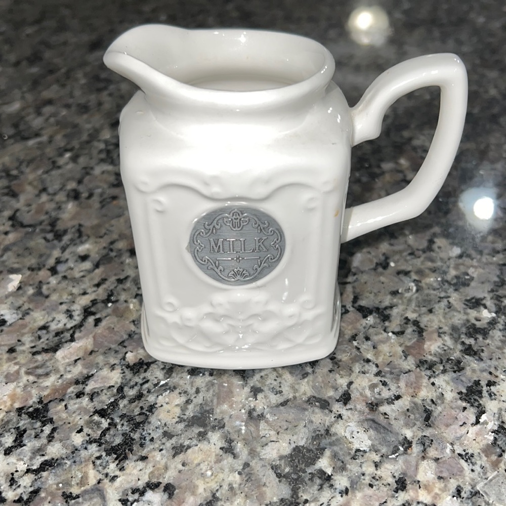 Ceramic milk container